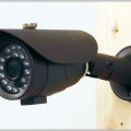 防犯カメラを設置して日中と夜間の映像を検証