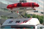 昇降装置なしのパトカーは速度取り締まりに注意