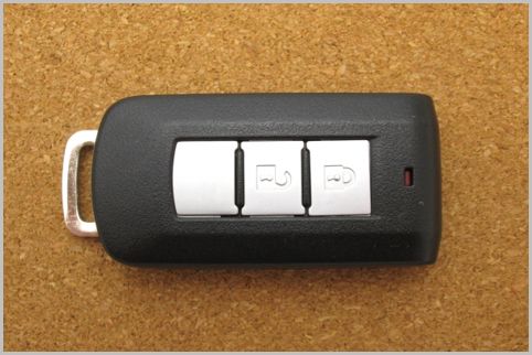 自動車盗難の最新手口でスマートキーが狙われる
