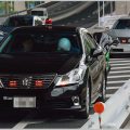 交通取り締まりの覆面パトカーを見抜く方法とは