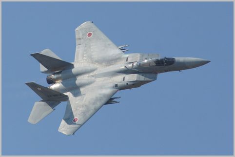 航空祭の展示飛行で使われる航空無線はTWR中心