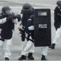 警察の特殊部隊「SAT」には軍レベルの装備品