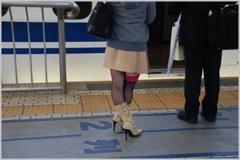 新幹線の自由席に並ぶ時に奇数号車を避ける理由