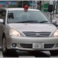 捜査用の覆面パトカーの中で交わされる会話とは
