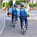 職務質問「拳銃を見せて」警官はどう対応した?