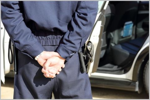 冬服も合服もある警察官の「活動服」の値段は?