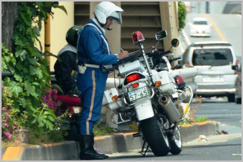 赤でも青でもない「白キップ」の交通違反とは?