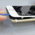 iPhoneフロントパネルとバッテリーを自力で修理