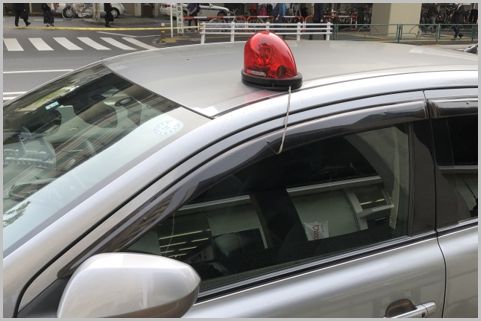 刑事が乗る捜査用の覆面パトカーに多い車種は?