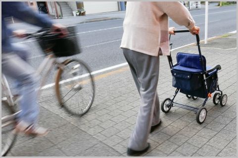 自転車運転「危険行為」に該当する14の違反とは