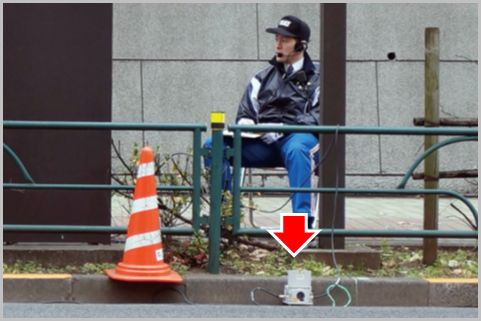 警察の「ネズミ捕り」は路肩のコーンで察知する