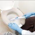 トイレ掃除で尿石の汚れは「酸性洗剤」使う理由