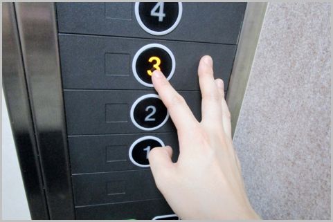 エレベーターのボタン取り消しは二度押しが基本