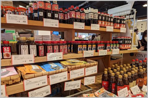 大阪百貨店は棚に並ぶソースの種類が半端ない