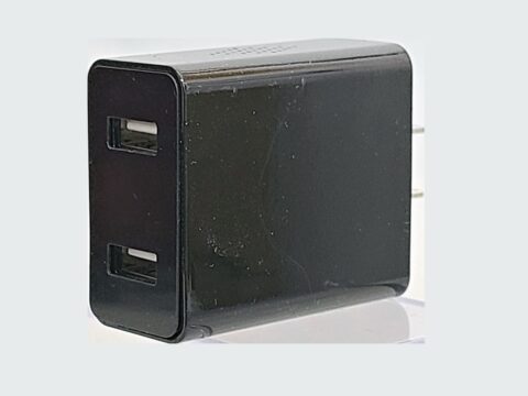 USBハブとして普通に使えるACアダプタ型カメラ