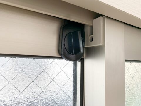空き巣対策で窓に補助錠を取付けるなら上？下？