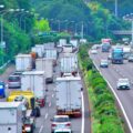 高速道路は渋滞を避けて大回りしても料金は同じ