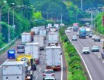 高速道路は渋滞を避けて大回りしても料金は同じ