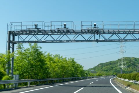 高速道路の120km/h区間でオービスが光る速度