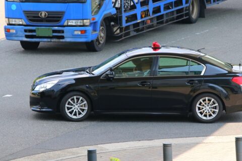 高速道路で速度違反の取締りに面パトが潜む場所
