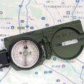 トリチウムの光で最適ルートを示す軍用コンパス