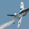 ブルーインパルスの無線から「スモーク」の指示