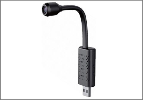 居酒屋の個室で不倫の証拠を押さえる探偵の機材