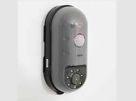 近づかれてもバレない準本物タイプのダミーカメラ