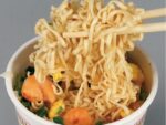 カップヌードルは水30分で食べられるか検証した